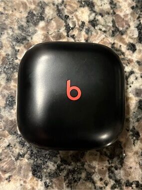 Beats by Dre Black Charging Case with Red Logo